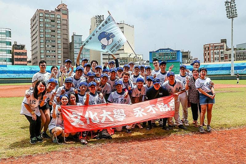 伴球隊30年南征北討，文化乙組棒球的「老大」江通直