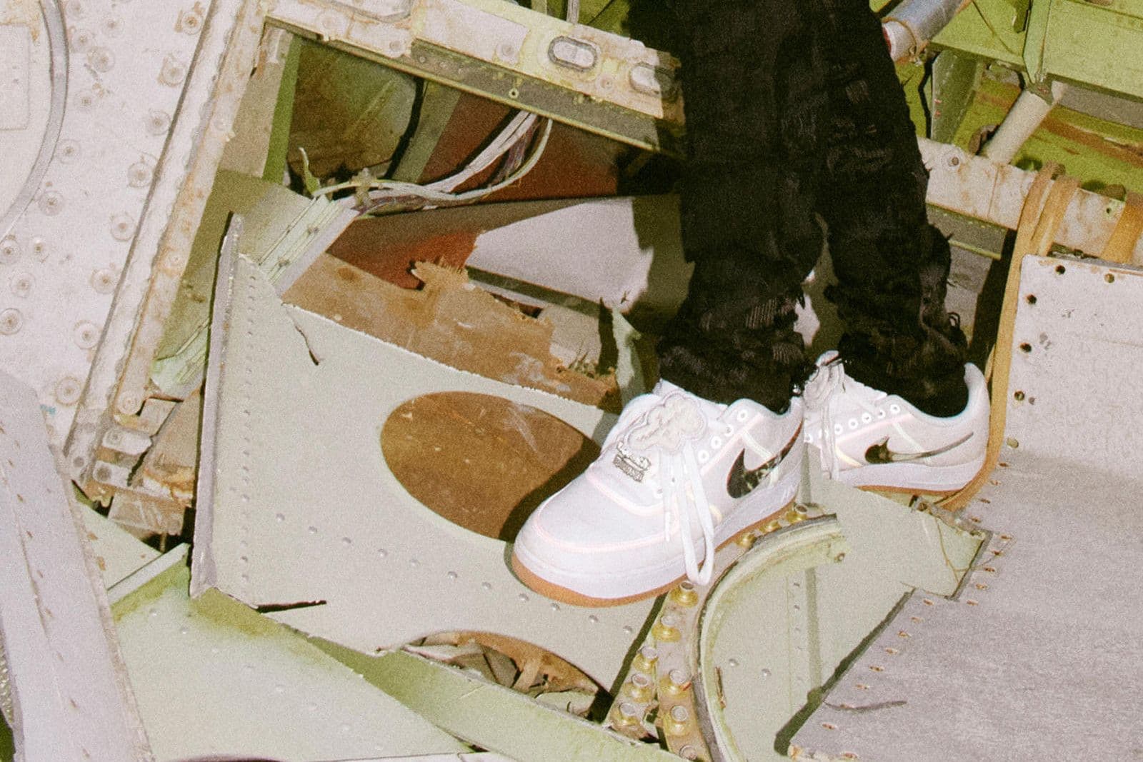 想知道時下爆款，看饒舌歌手 Travis Scott 腳下那雙就對了