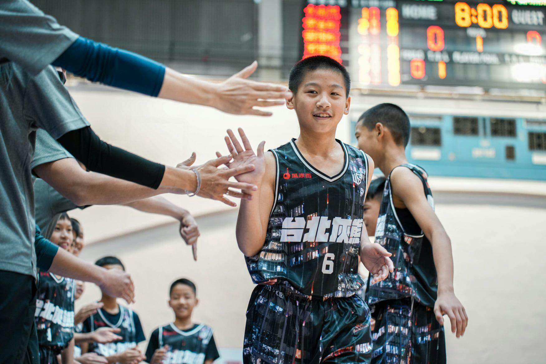 熱血教師堅持26年深耕基層，打造全台灣227支隊伍的少年籃球賽事