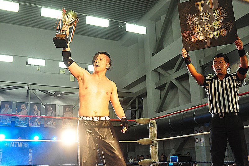不受祝福也要找到認同的自己，台灣本土職業摔角手－惡王Kazuya
